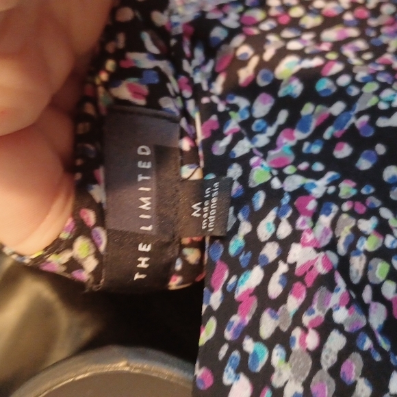 The Limited Business Casual Tiered Hi Low Hem Flowy Blouse Sz M - Picture 3 of 4